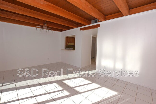 Building Photo - 2227 9th St SE