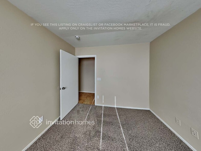 Building Photo - 3735 W Sunland Ave
