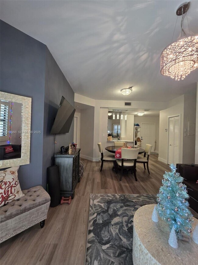 Building Photo - 15529 Miami Lakeway N