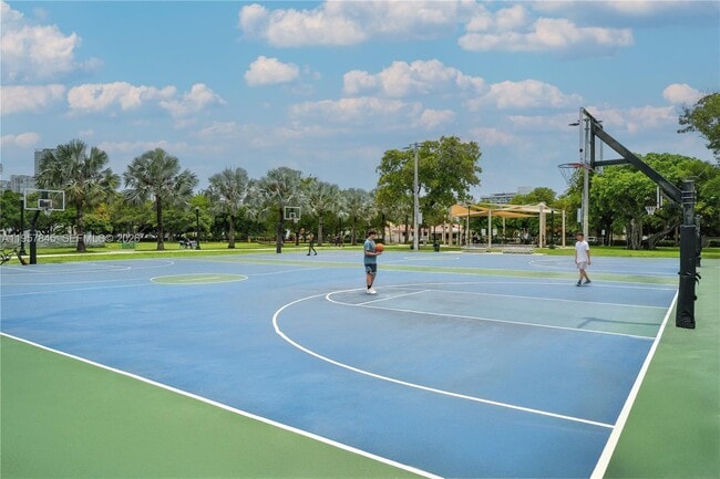 Building Photo - 727 14th Pl