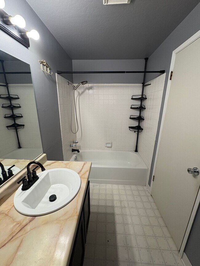 Building Photo - 3 Bedroom Home in Sparks!