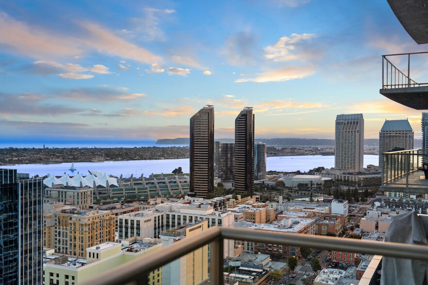 Building Photo - 800 The Mark Ln