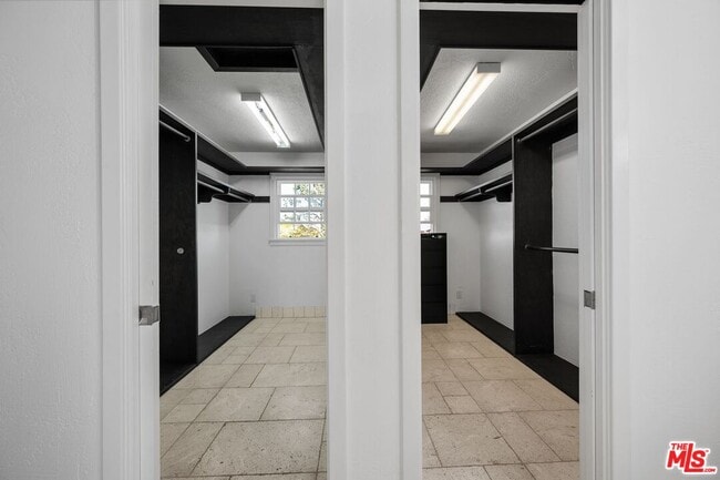 Building Photo - 6322 W 78th Pl