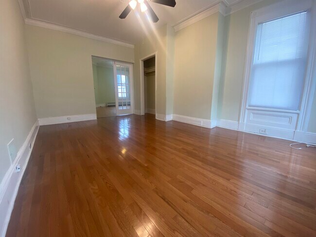 Building Photo - 43 E 35th St