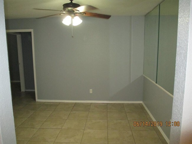 Building Photo - 7400 Bellerive Dr