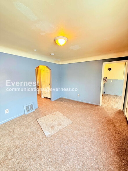 Building Photo - 18640 Sherwood St