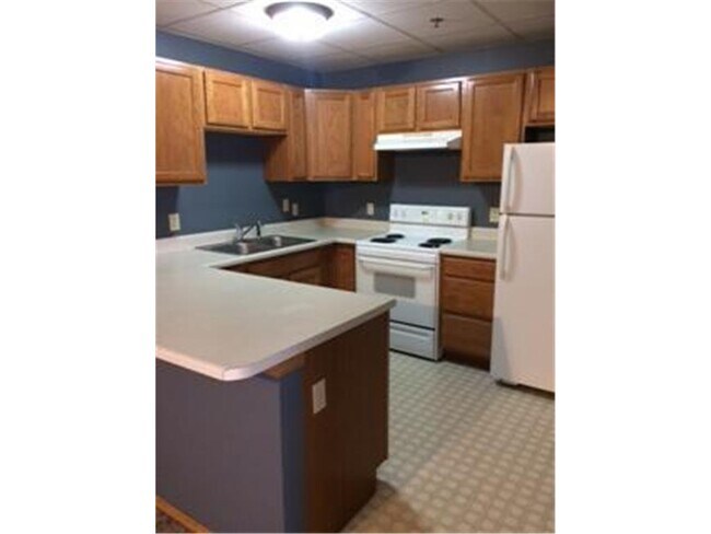 Building Photo - 109 E Luverne St