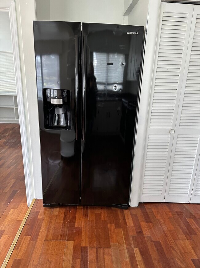 Building Photo - 1601 S 41st St