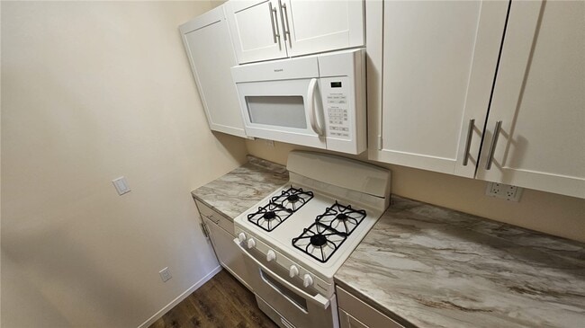 Building Photo - 3548 Gladiola Dr