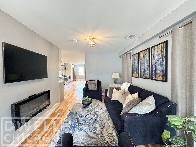 Building Photo - 2550 W Thomas St