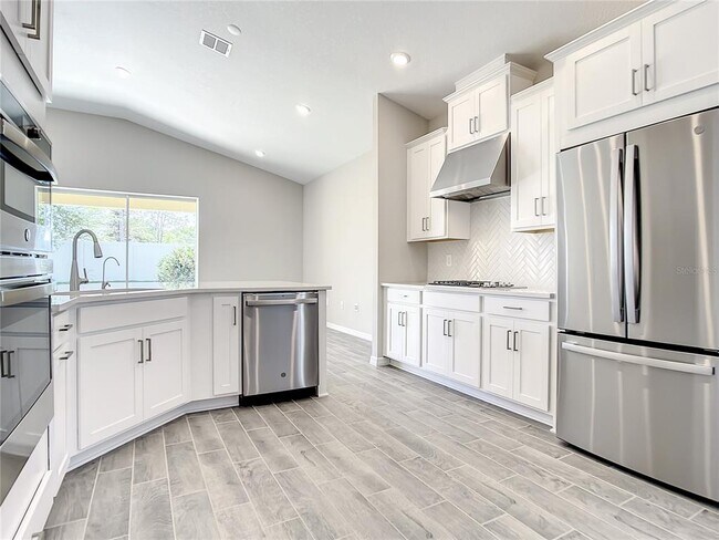 Building Photo - 2675 Ridgetop Ln