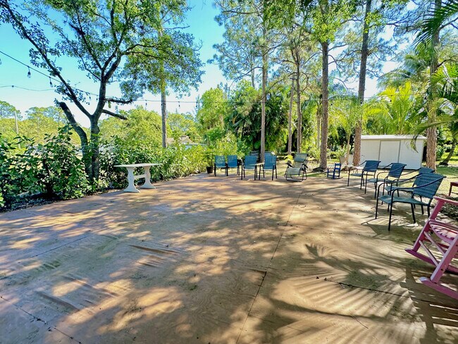 Building Photo - 13619 57th Pl N