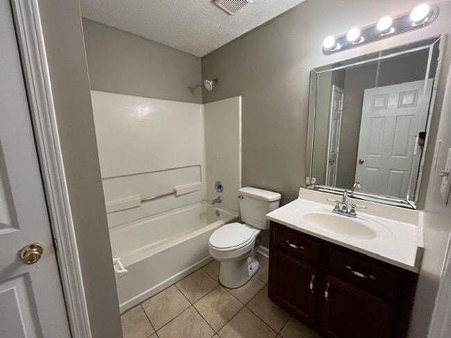 Building Photo - 392 Alex Cove