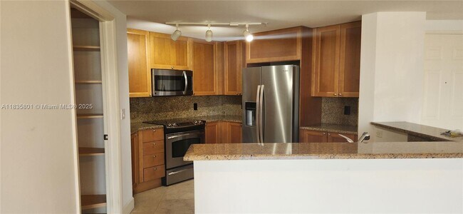 Building Photo - 55 Merrick Way