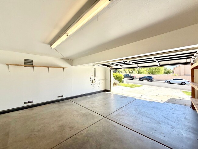 Building Photo - Stunning 4 Bedroom Home in California Tradewinds