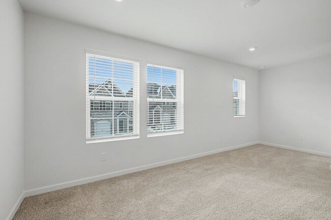 Building Photo - Brand new Hermitage townhome, end unit with garage, 3 bedroom 2.5 baths, community pool