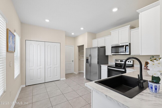 Building Photo - 9624 Baylin Ct