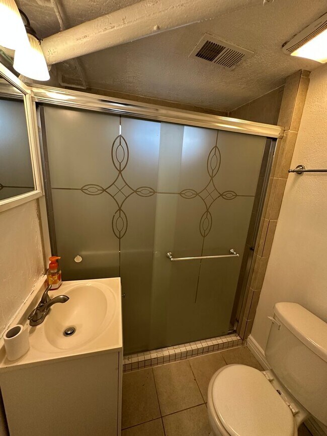 Building Photo - CHK1903