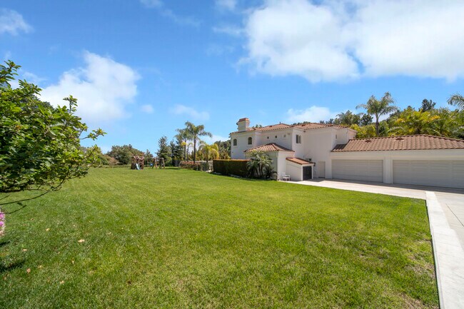Building Photo - 1160 N Easley Canyon Rd