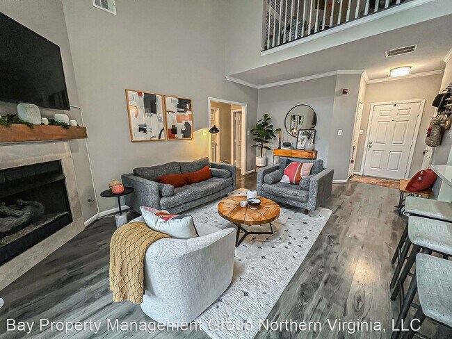 Building Photo - 2 br, 2 bath House - 6559 Grange Ln #402
