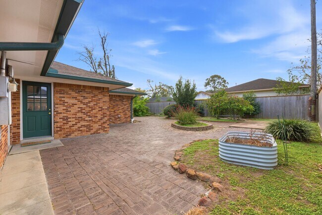 Building Photo - 1618 Willowby Dr