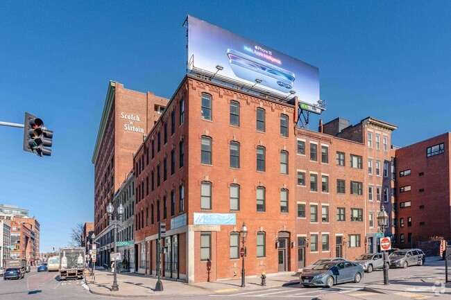 Building Photo - The Michelle
