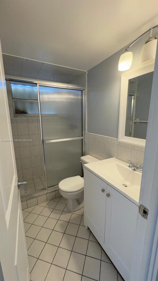 Building Photo - 1421 NW 45th St