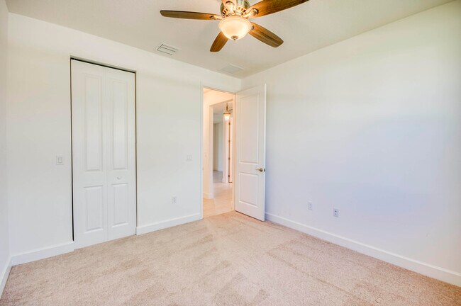 Building Photo - 12555 SW Manatee Marsh Ter