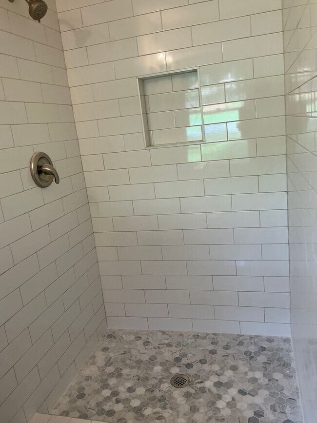 Building Photo - Now Available! Newly Renovated 3 BR/2 BA i...