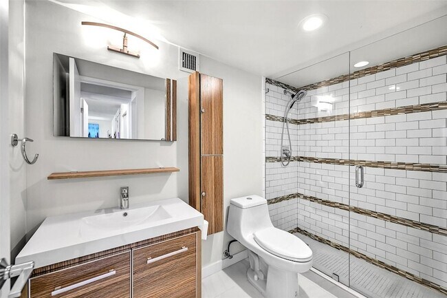 Building Photo - 1880 S Ocean Dr