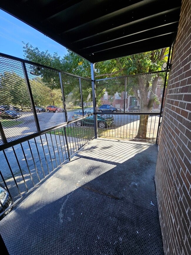 Building Photo - 901 N Francisco Ave