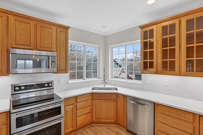 Building Photo - Stunning 5-BD 4-BA Outlook Home with Flatirons Views & Finished Basement