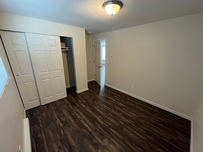 Building Photo - 110 Stanford Dr