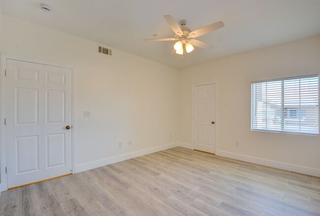 Building Photo - Gorgeous two bedroom two bathroom condo in...
