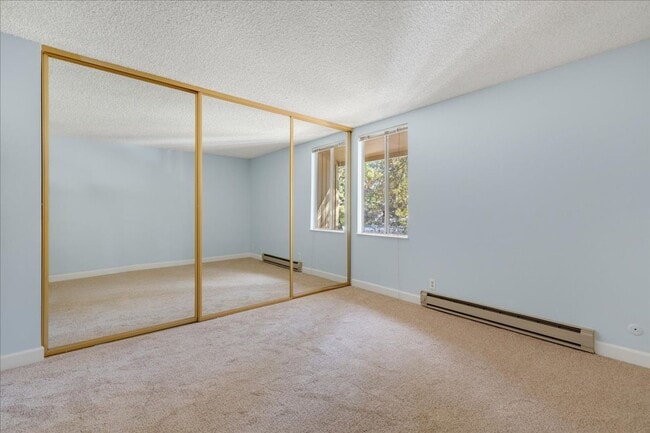 Building Photo - Spacious 1 Bed 1 Bath Condo Near Major Tech Companies