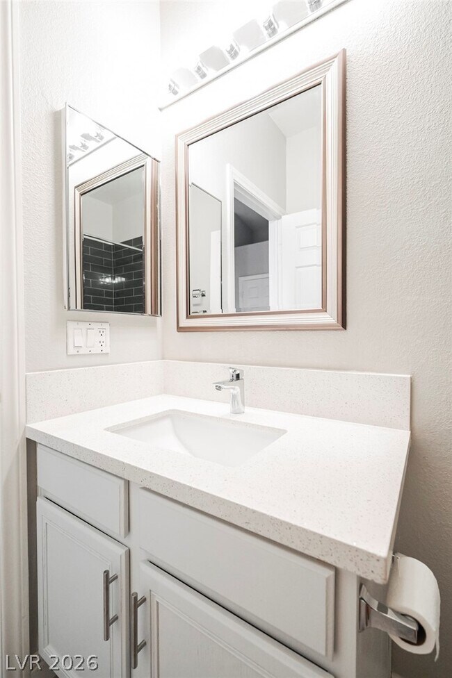 Building Photo - 490 Beaconwood St