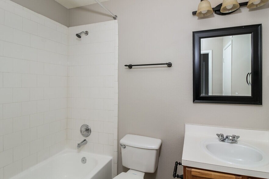 Building Photo - 3309 Bentgate Ct