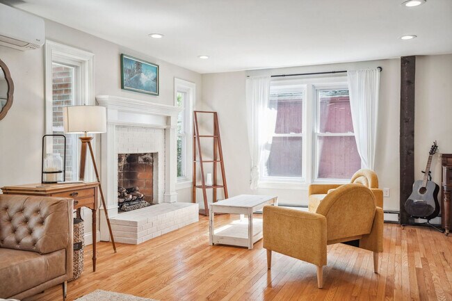 Building Photo - 550 Long John Rd