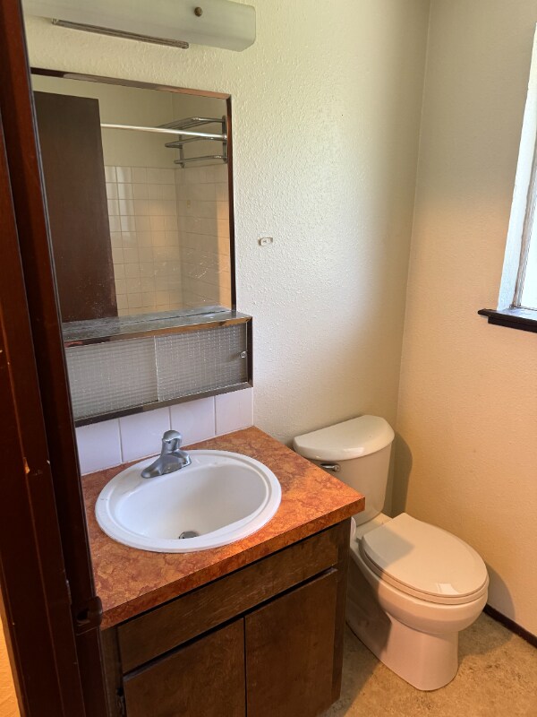 Building Photo - 950 SW Harrier Cir