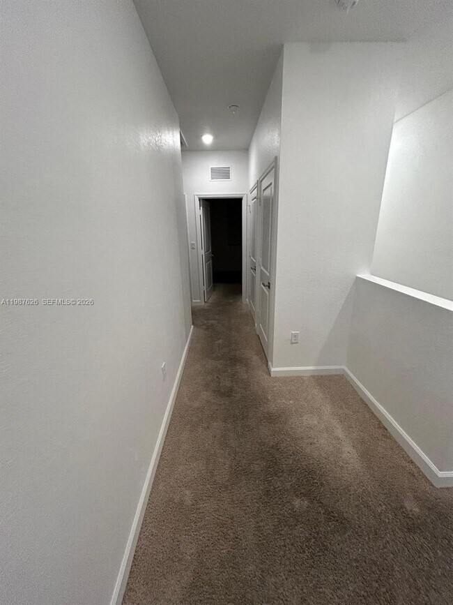 Building Photo - 624 SW 12th St