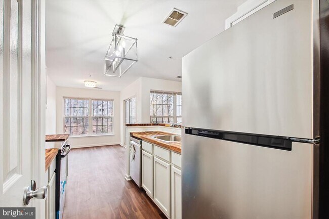 Building Photo - 2155 Scotts Crossing Ct