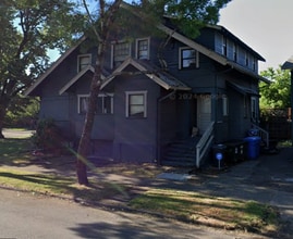 Building Photo - 1014 W 11th Ave