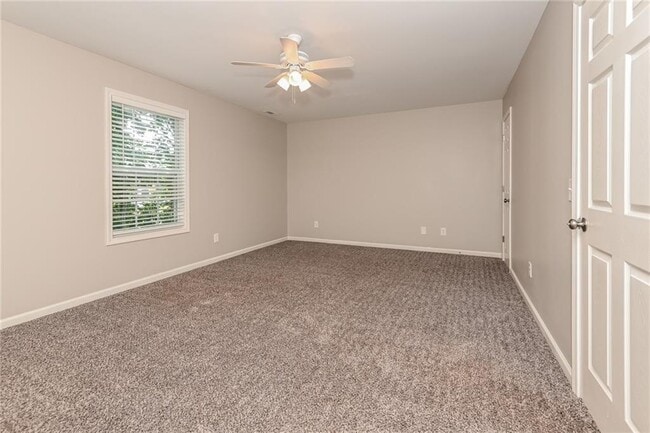 Building Photo - 64 Maple Hill Dr