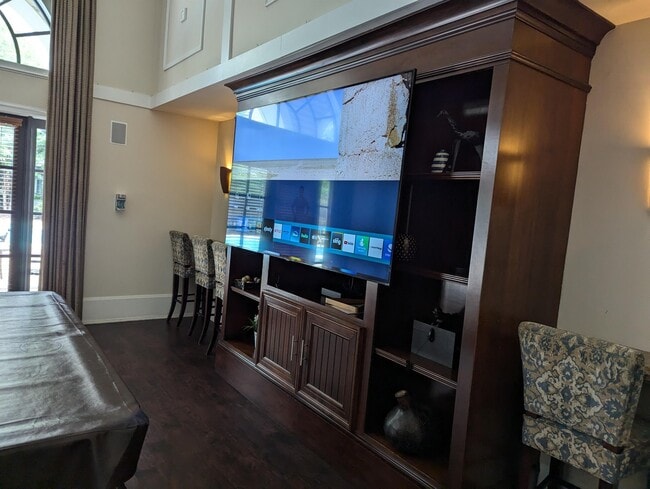 Building Photo - 2465 Army Navy Dr