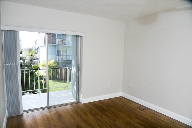 Building Photo - 9611 SW 77th Ave