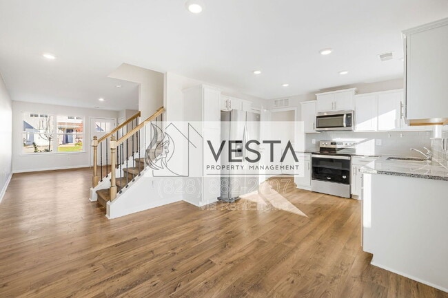 Building Photo - 30 Benedict Ln