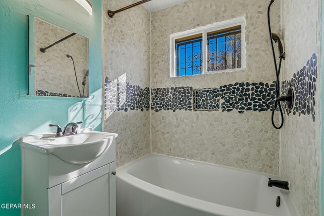 Building Photo - 5934 Flounder Dr