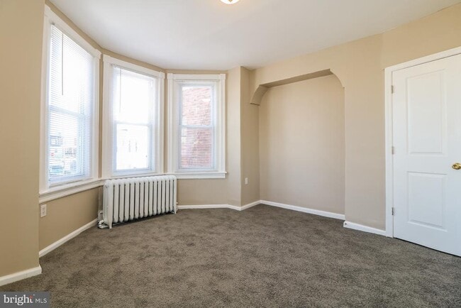 Building Photo - 5416 Thomas Ave