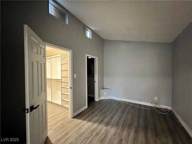 Building Photo - 3140 Hebard Dr