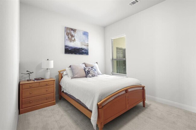 Building Photo - 299 Peakside Cir
